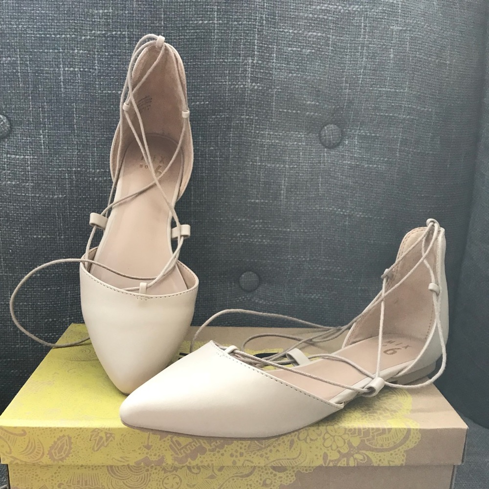 COPY - Nude lace up flat